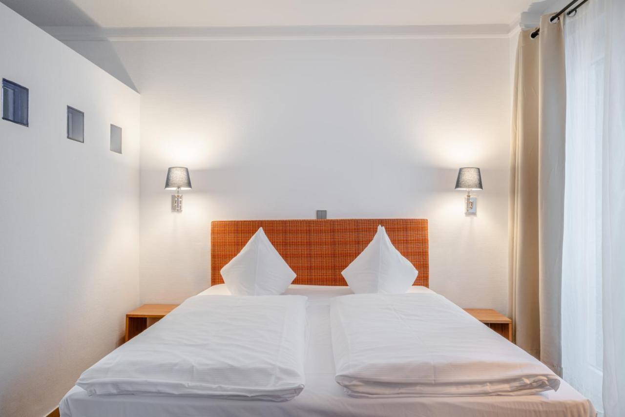 Schottenhof 3*
